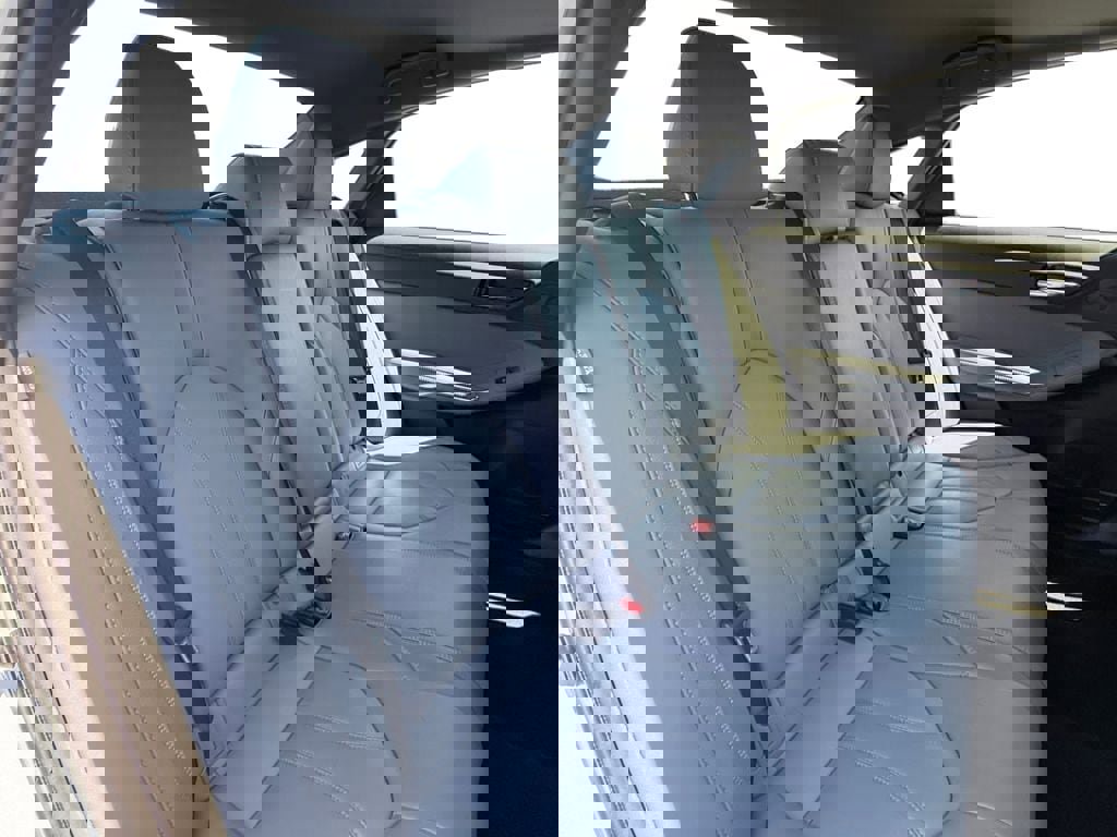 Certified 2020 Toyota Avalon XLE w/ Moonroof Package image 18