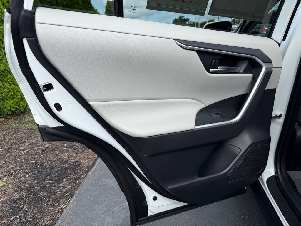 Certified 2025 Toyota RAV4 XLE AWD/4WD image 29
