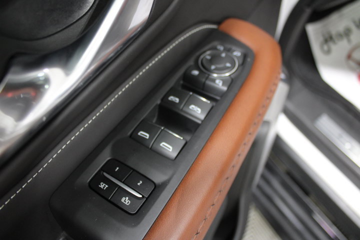 Used 2023 GMC Yukon Denali Ultimate AWD/4WD image 19