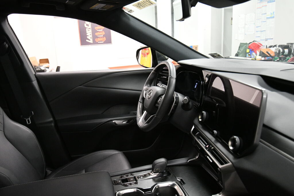 Used 2023 Lexus RX 350 Premium w/ Accessory Package AWD/4WD image 30