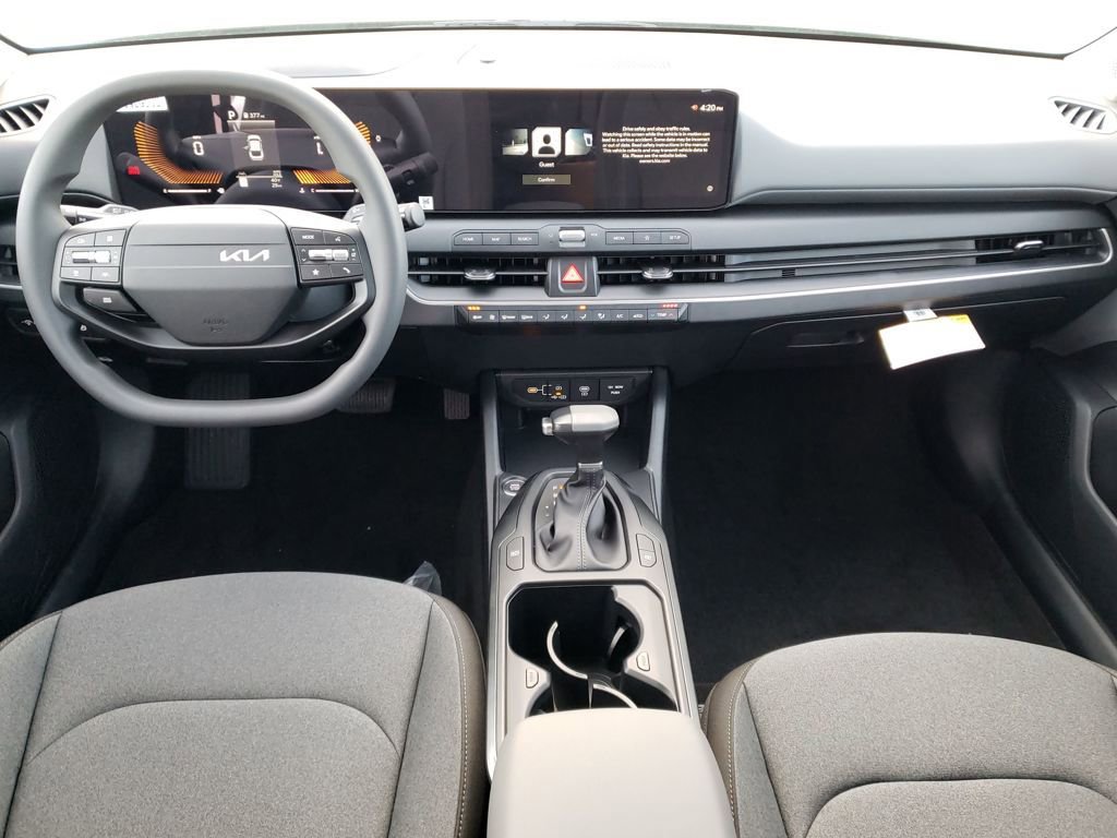 New 2025 Kia K4 LXS image 10