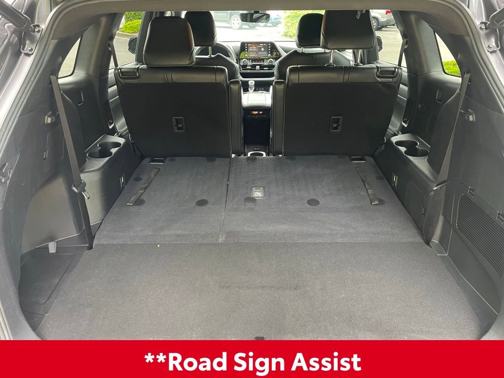 Used 2022 Toyota Highlander XSE FWD image 17