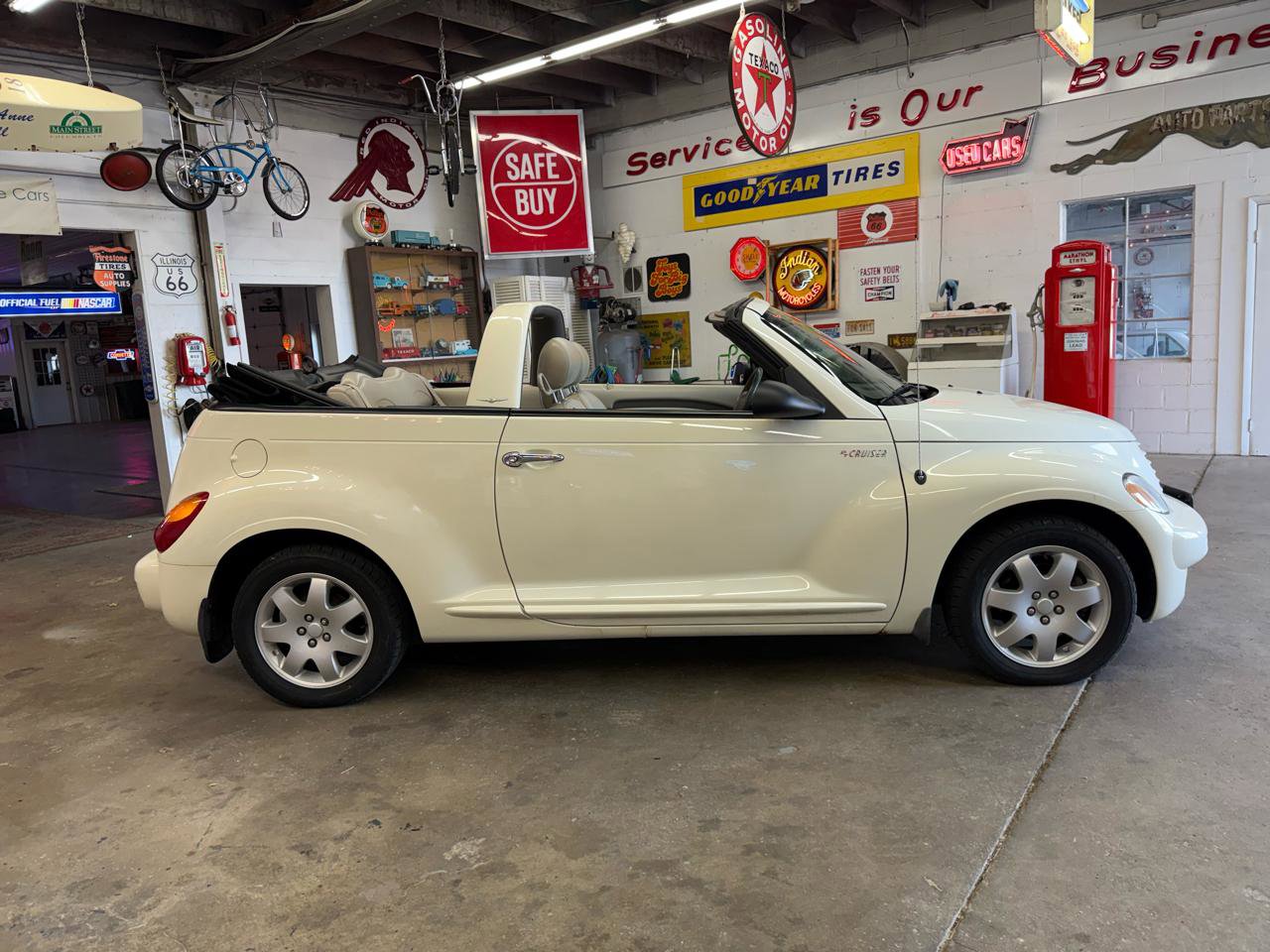 Used 2005 Chrysler PT Cruiser Touring FWD image 25
