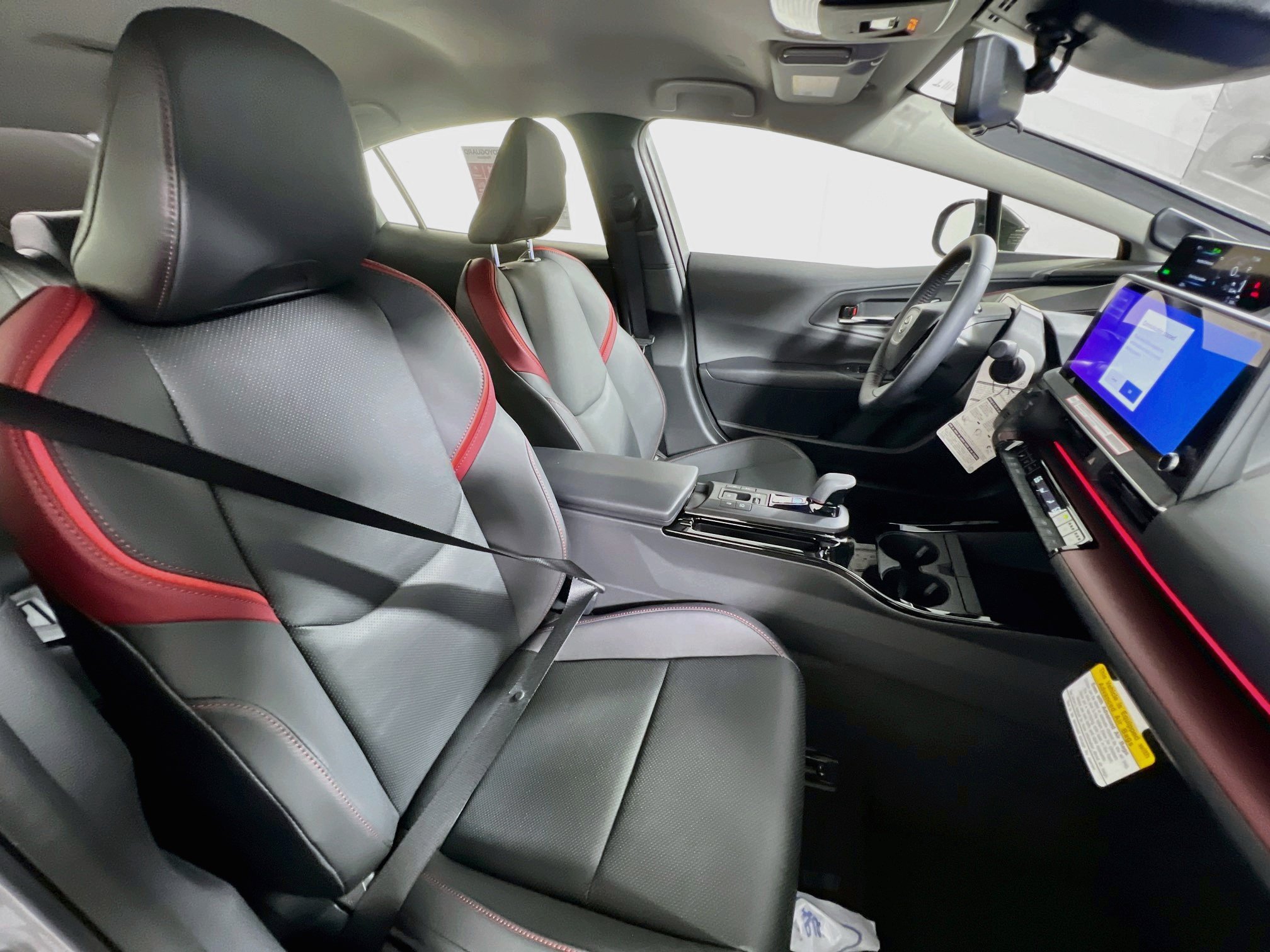 New 2027 Toyota Prius Plug-In Hybrid FWD image 30