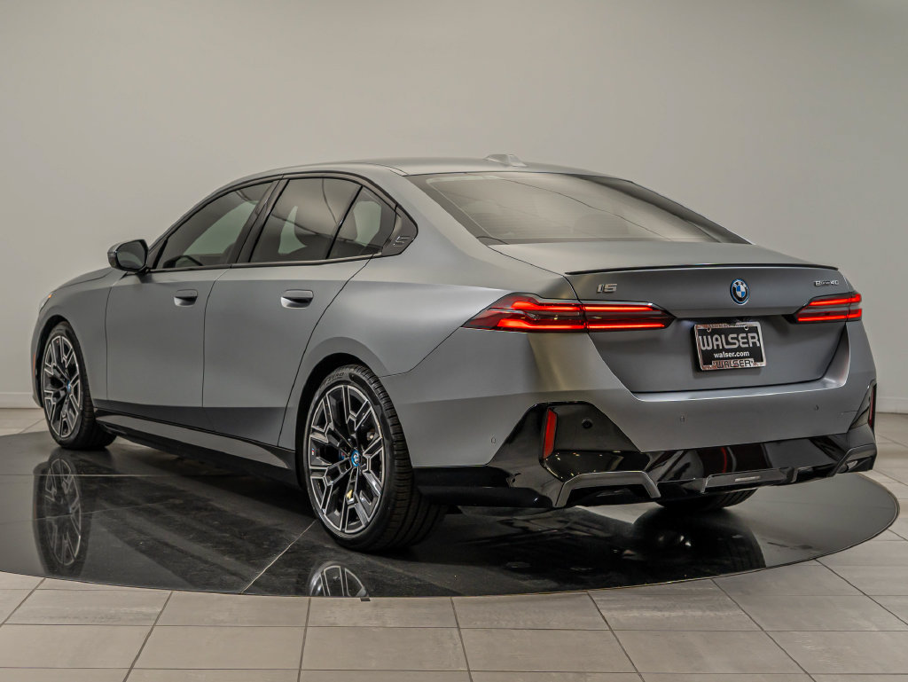 Used 2024 BMW i5 eDrive40i w/ M Sport Package RWD image 6