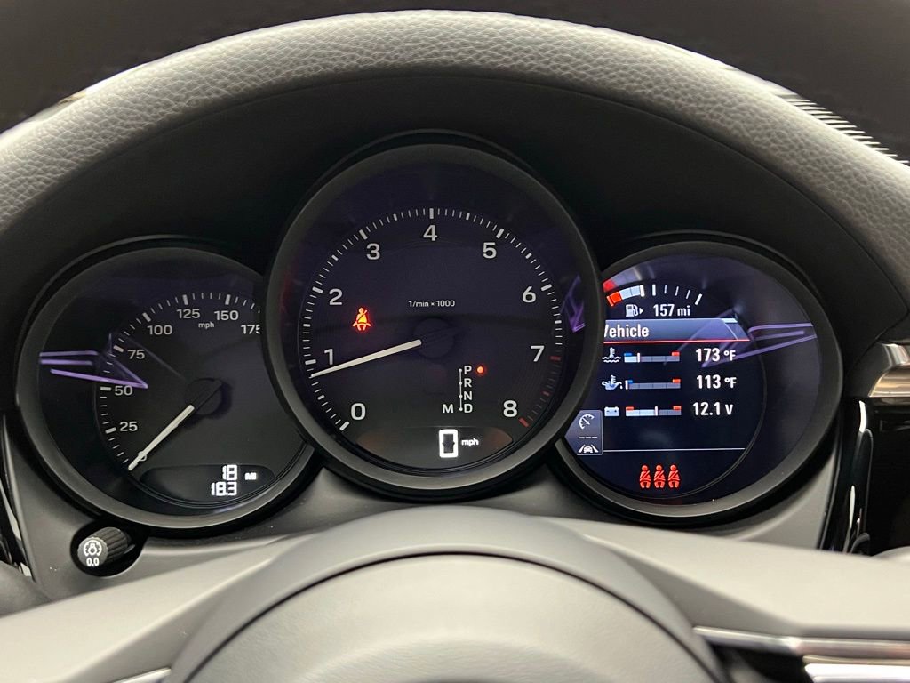 Used 2026 Porsche Macan AWD/4WD image 10