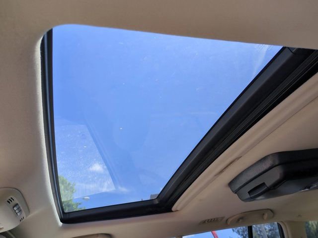 Used 2004 Toyota Land Cruiser AWD/4WD image 21