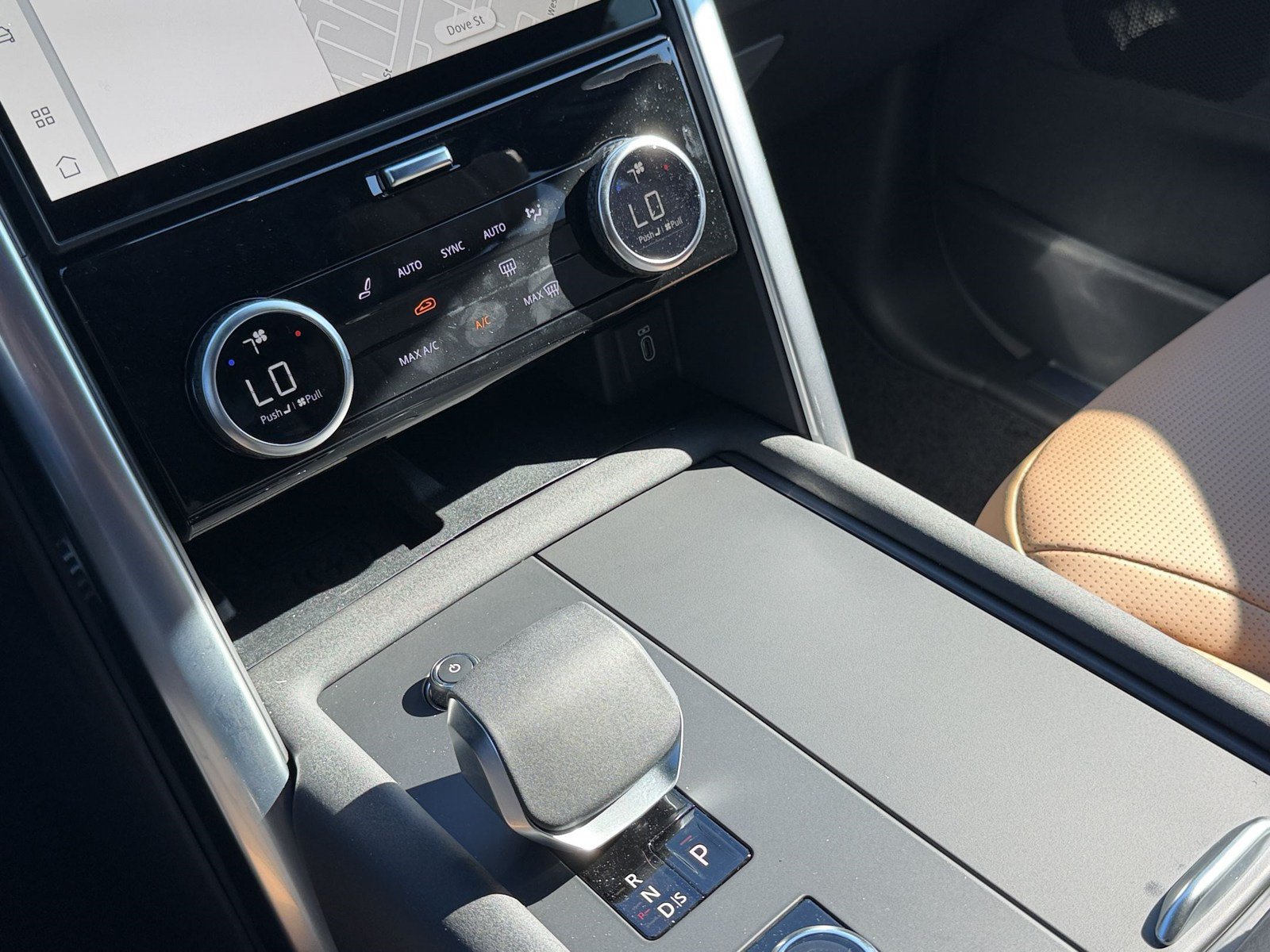 New 2026 Land Rover Discovery Dynamic SE AWD/4WD image 17