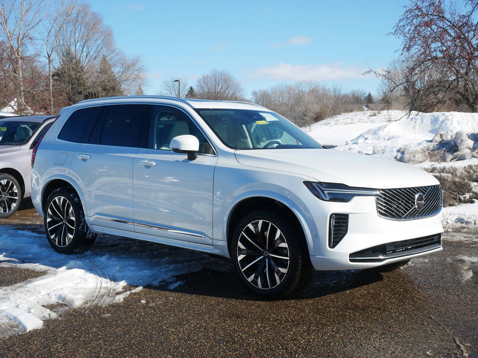 New 2026 Volvo XC60 T8 Plus w/ Climate Package image 11