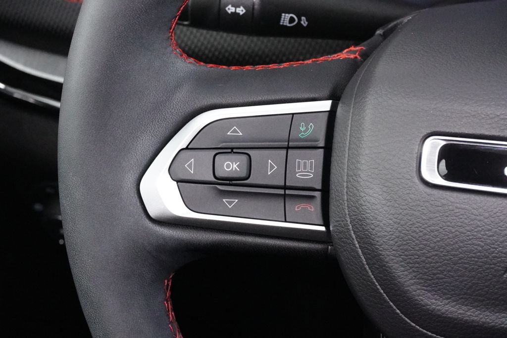 Used 2025 Jeep Compass Trailhawk w/ Trailhawk Elite Group AWD/4WD image 19