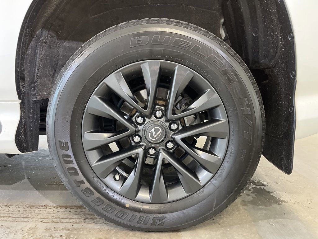 Used 2023 Lexus GX 460 Premium w/ Premium Plus Package image 10