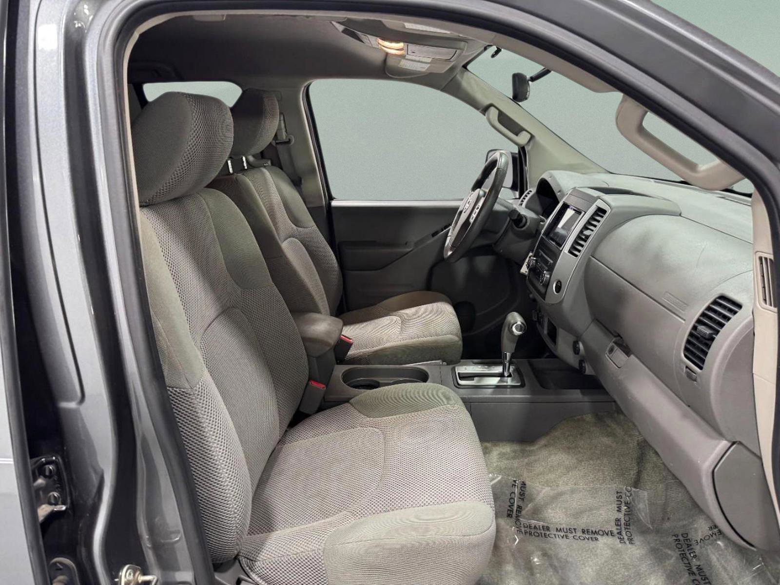 Used 2016 Nissan Frontier SV image 16