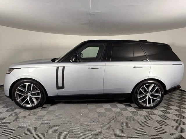 New 2025 Land Rover Range Rover SE image 4