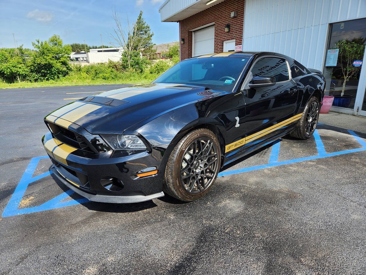 Used 2014 Ford Mustang Shelby GT500 w/ Equipment Group 821A RWD image 3