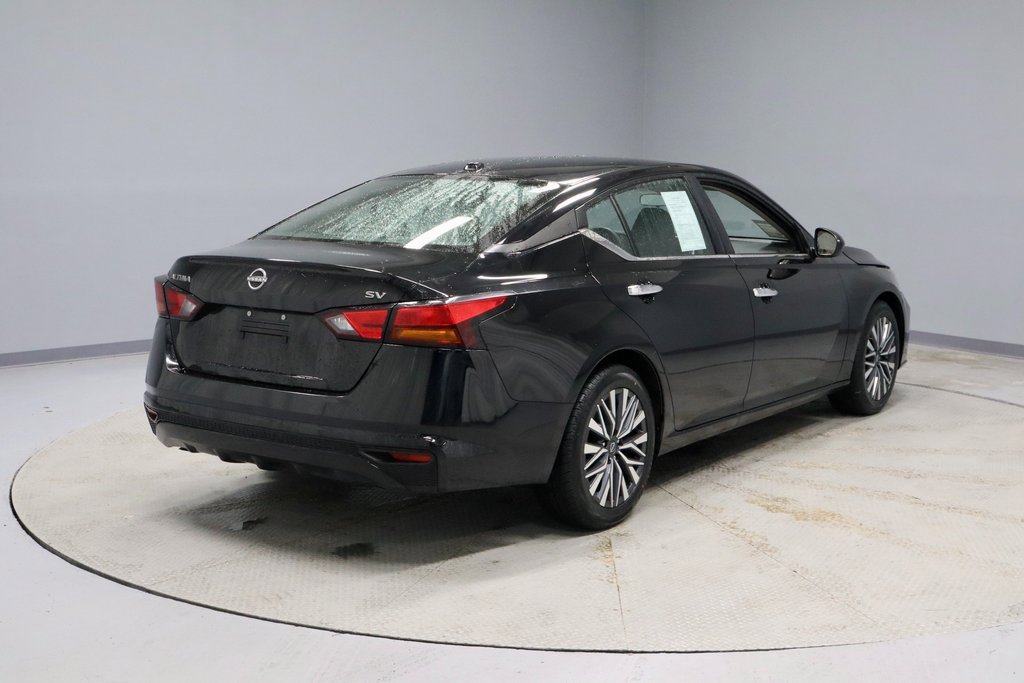 Used 2023 Nissan Altima 2.5 SV image 12