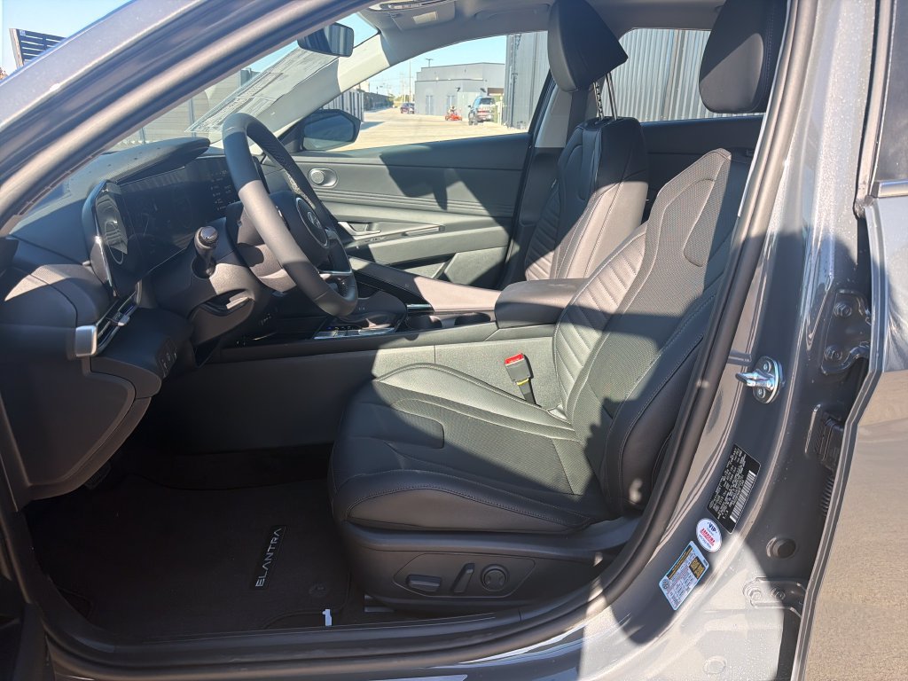 New 2026 Hyundai Elantra Limited FWD image 15