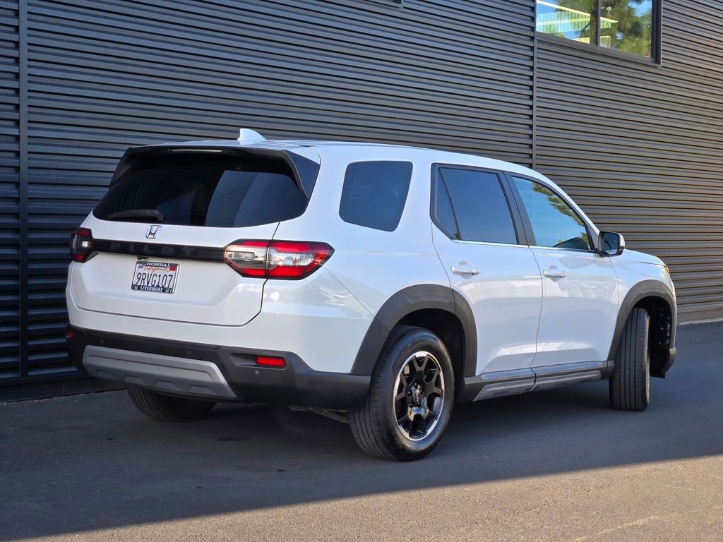 Used 2025 Honda Pilot EX-L image 4