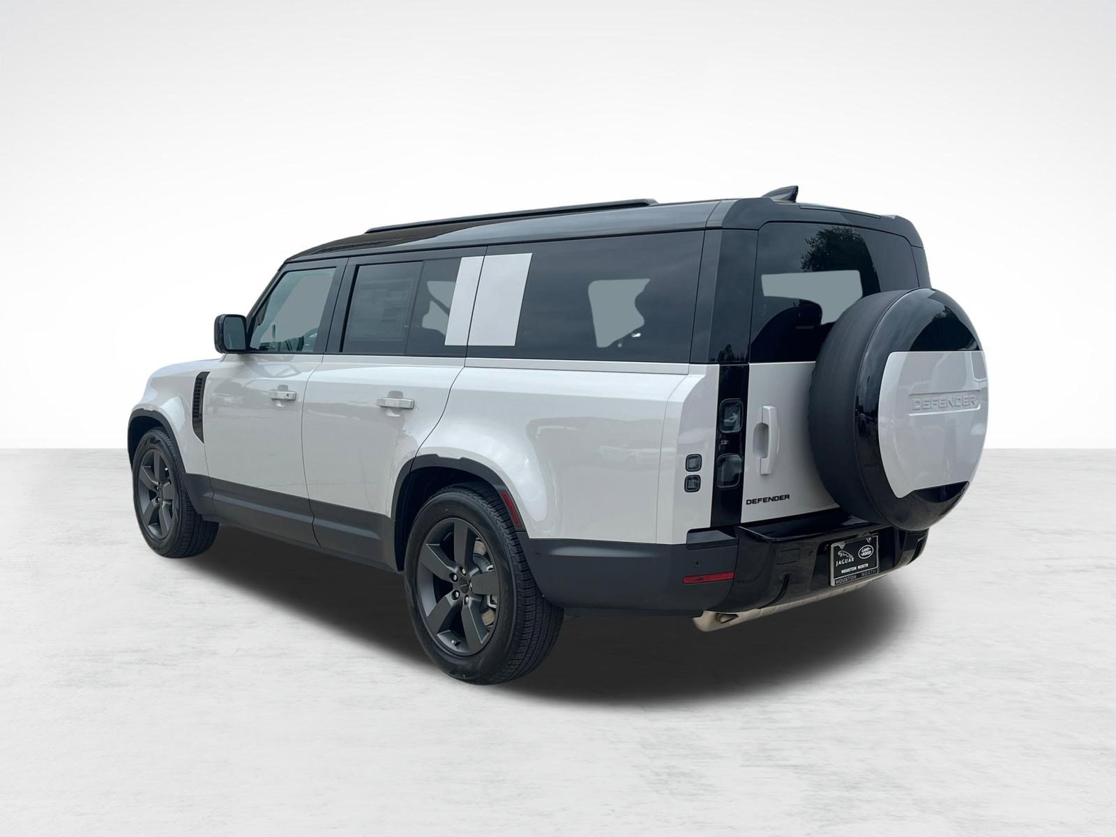 Used 2026 Land Rover Defender 130 S AWD/4WD image 3