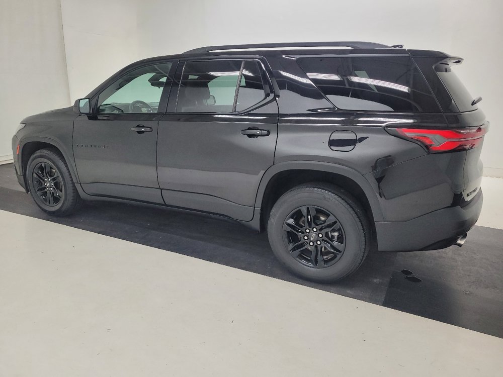 Used 2023 Chevrolet Traverse LS w/ Midnight/Sport Edition FWD image 3