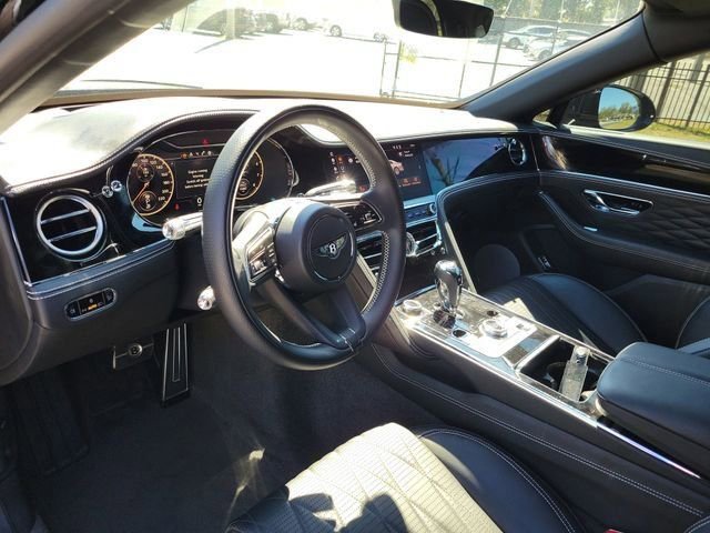 Used 2022 Bentley Flying Spur V8 image 8