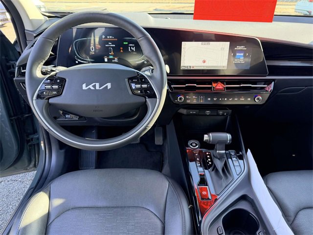 Used 2025 Kia Niro SX video 2
