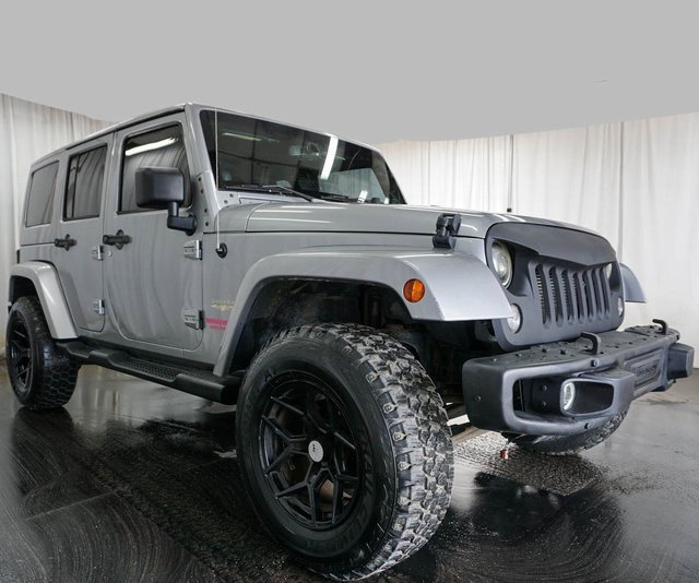 Used 2014 Jeep Wrangler Unlimited Sahara w/ Max Tow Package image 2