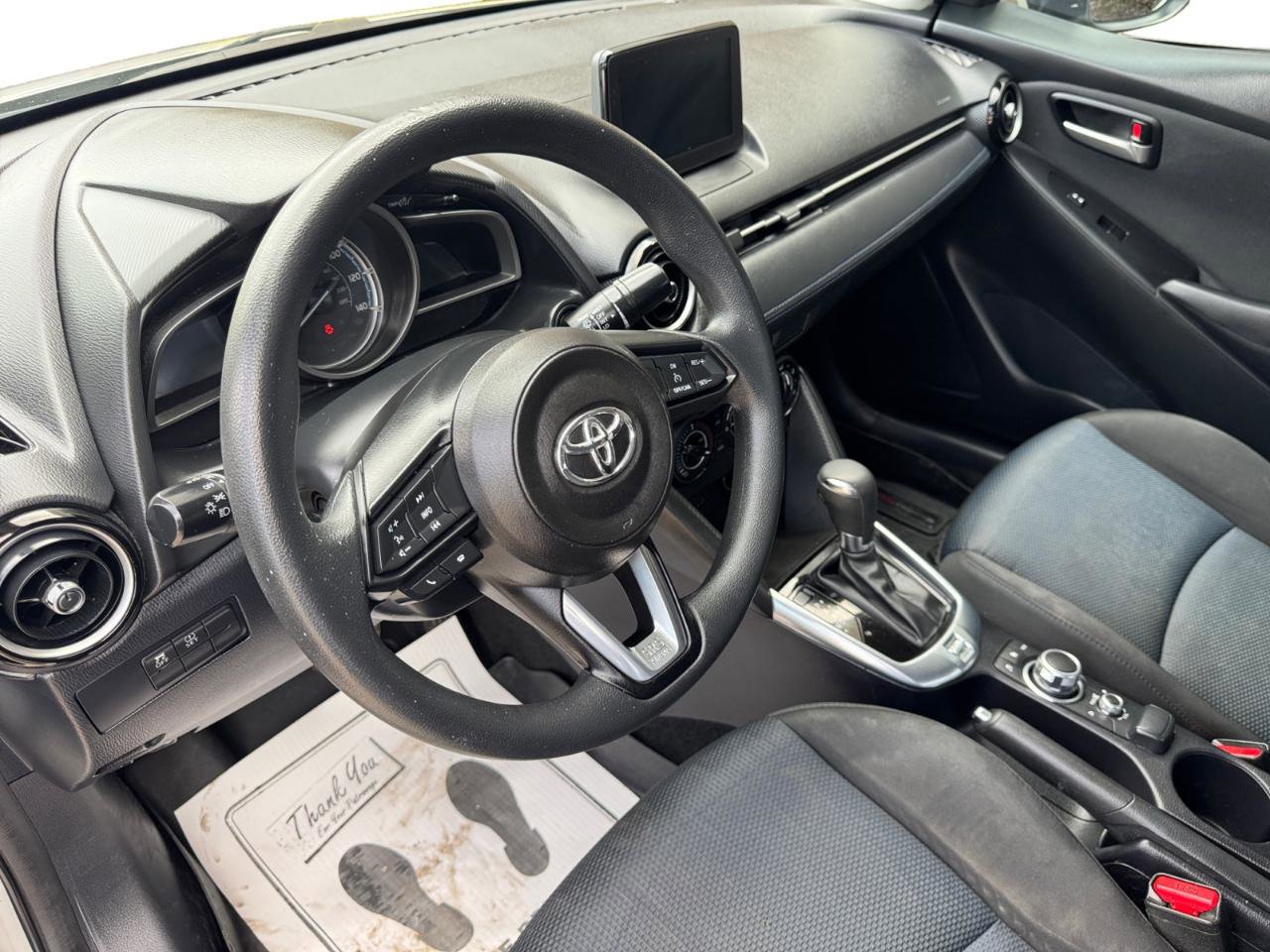 Used 2019 Toyota Yaris LE image 3