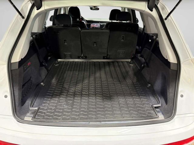 Used 2023 Audi Q7 3.0T Prestige image 29