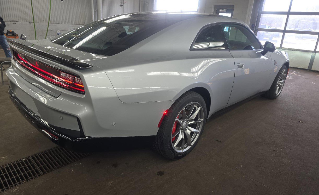 Used 2024 Dodge Charger Daytona Scat Pack w/ Plus Group AWD/4WD image 4