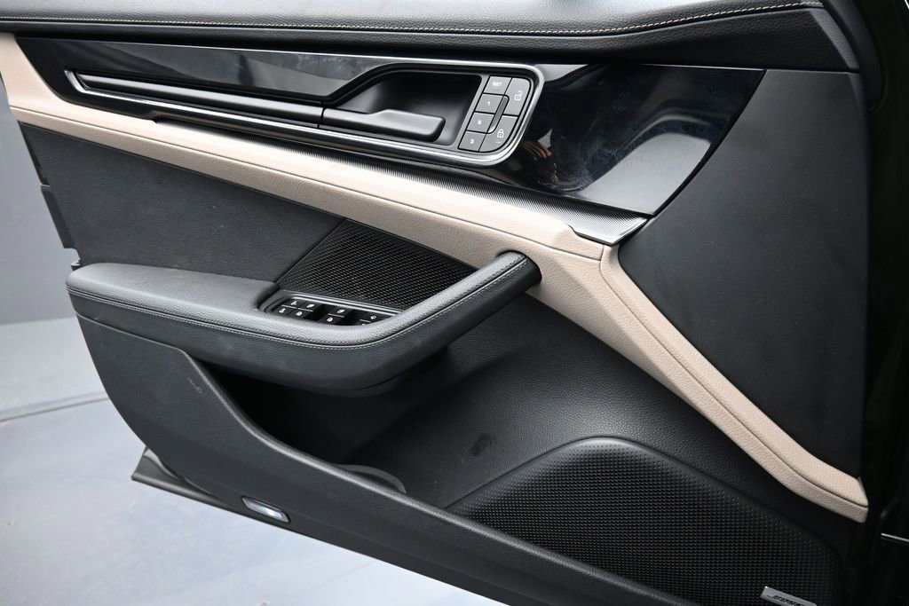 Certified 2025 Porsche Panamera RWD image 23