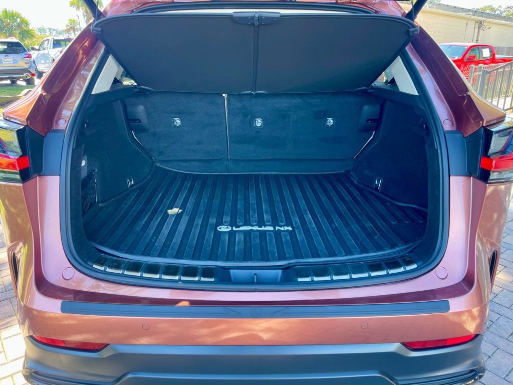 Used 2025 Lexus NX 350 AWD w/ Luxury Package image 5