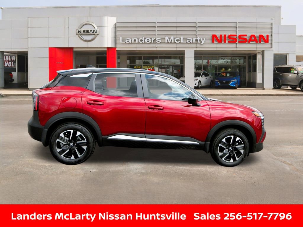 Used 2025 Nissan Kicks SV w/ Illumination Package image 2
