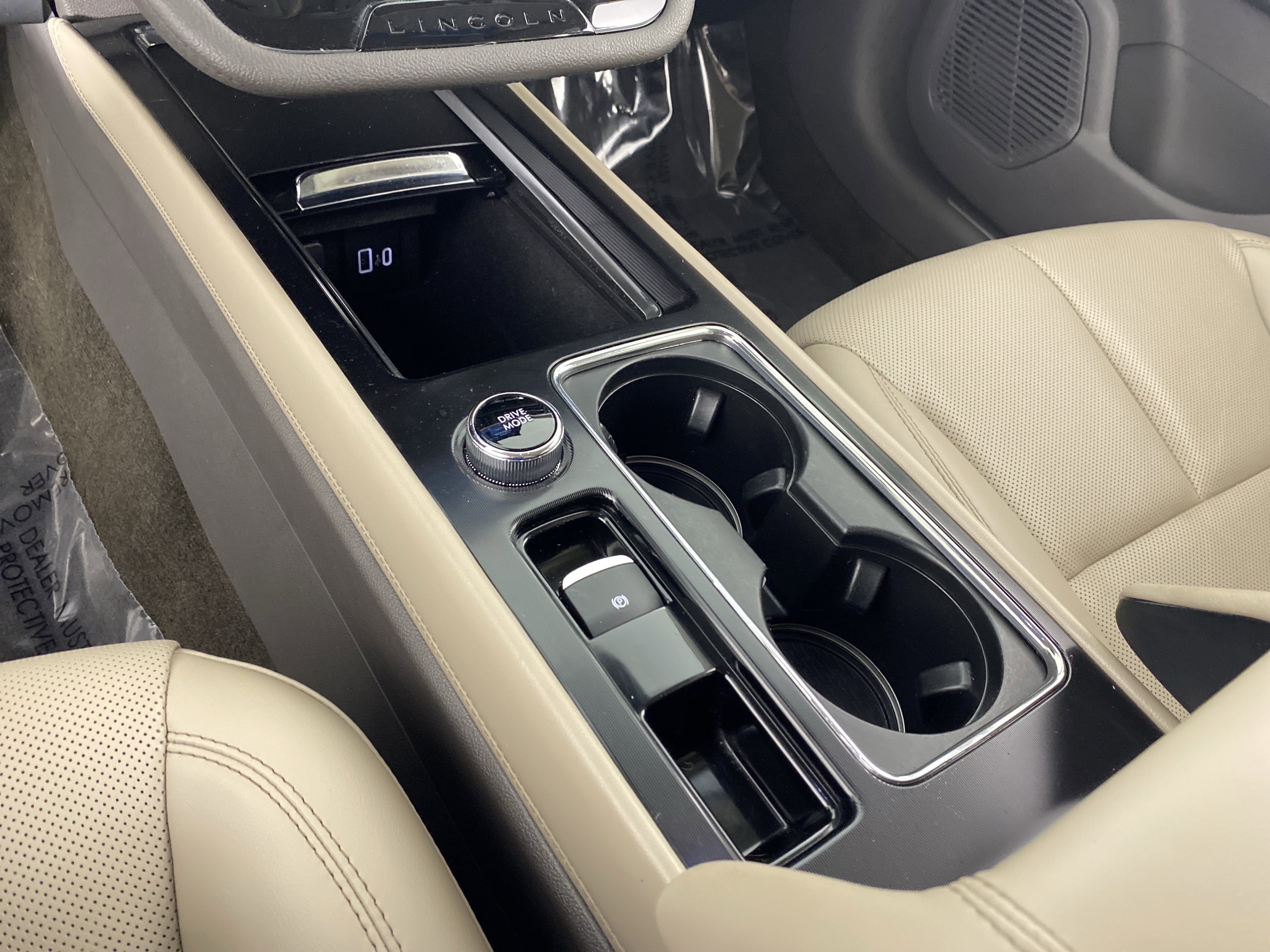 Used 2021 Lincoln Corsair AWD w/ Equipment Group 101A image 29