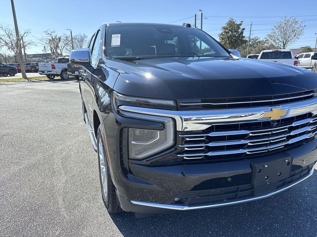 Used 2025 Chevrolet Suburban Premier image 9