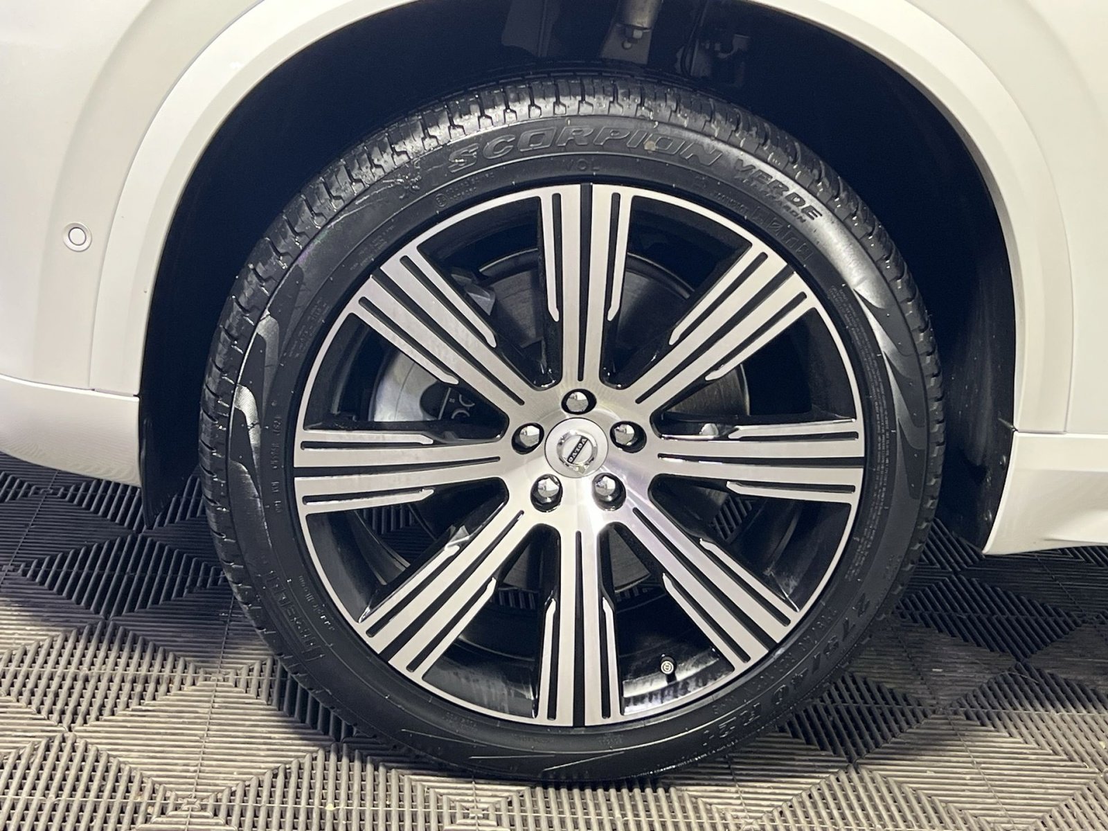 Used 2025 Volvo XC90 T8 Ultra image 12