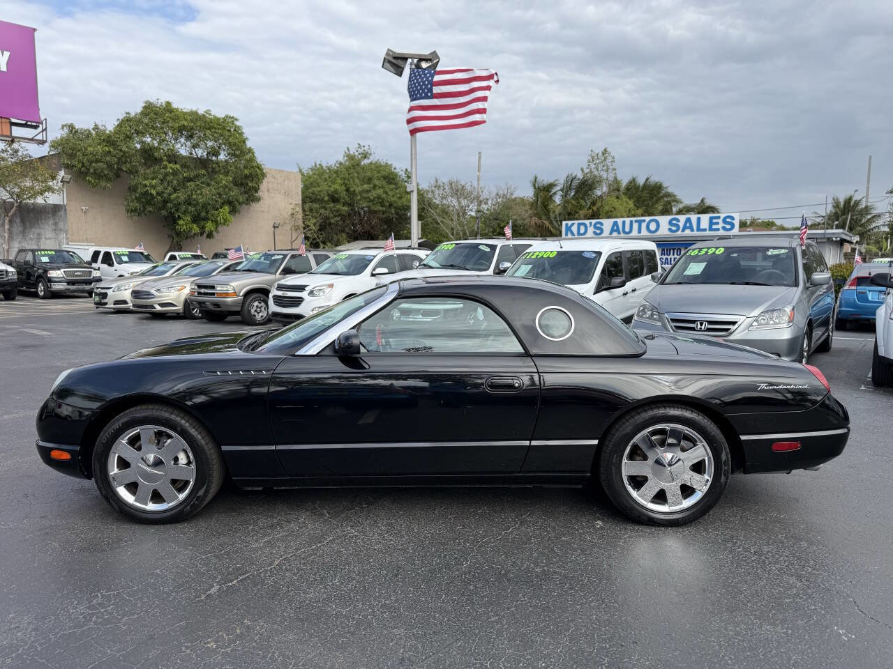 Used 2002 Ford Thunderbird Deluxe image 4