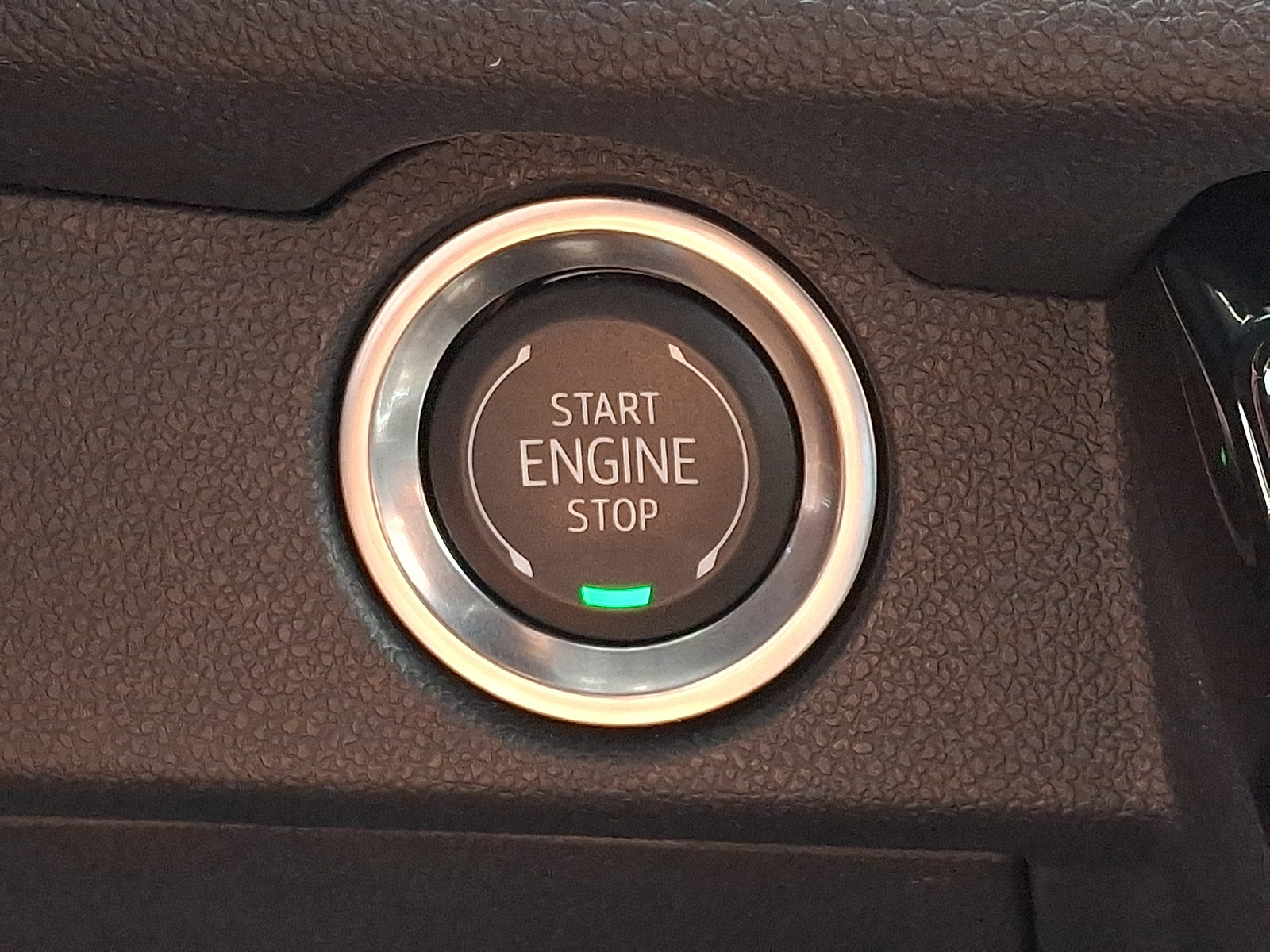 Used 2025 Chevrolet Traverse LT AWD/4WD image 27
