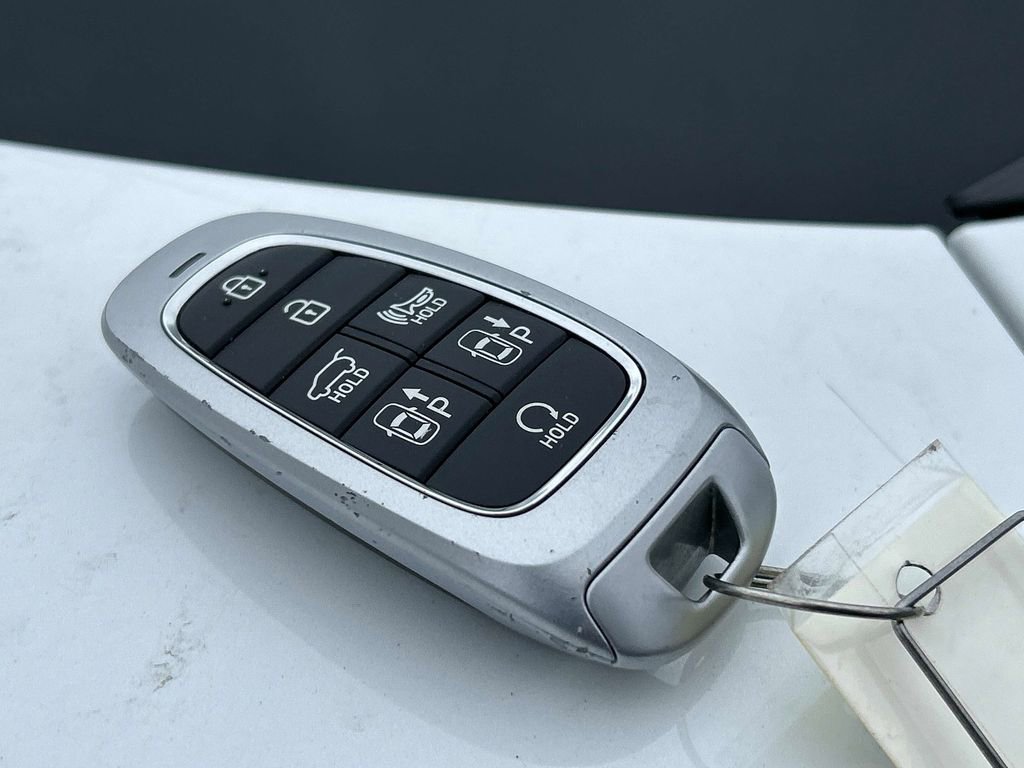 Used 2022 Hyundai Santa Fe Calligraphy AWD/4WD image 9