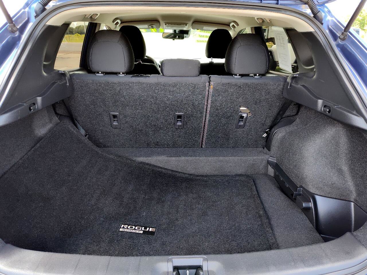 Used 2022 Nissan Rogue Sport S image 6