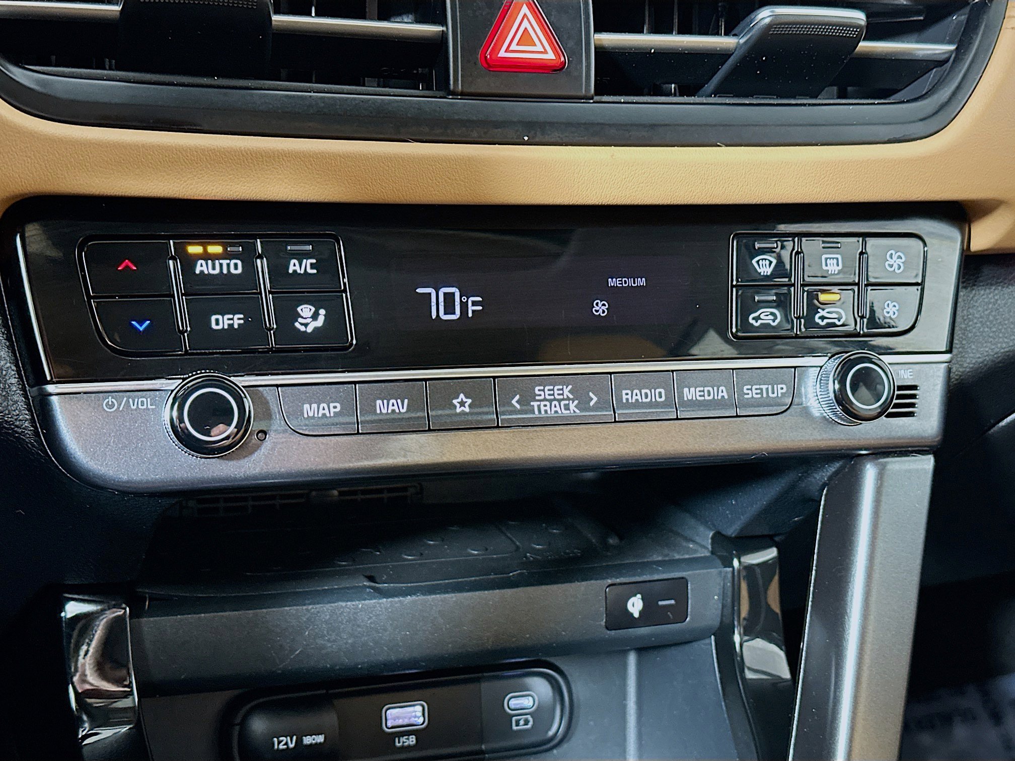 Used 2024 Kia Seltos EX AWD/4WD image 16
