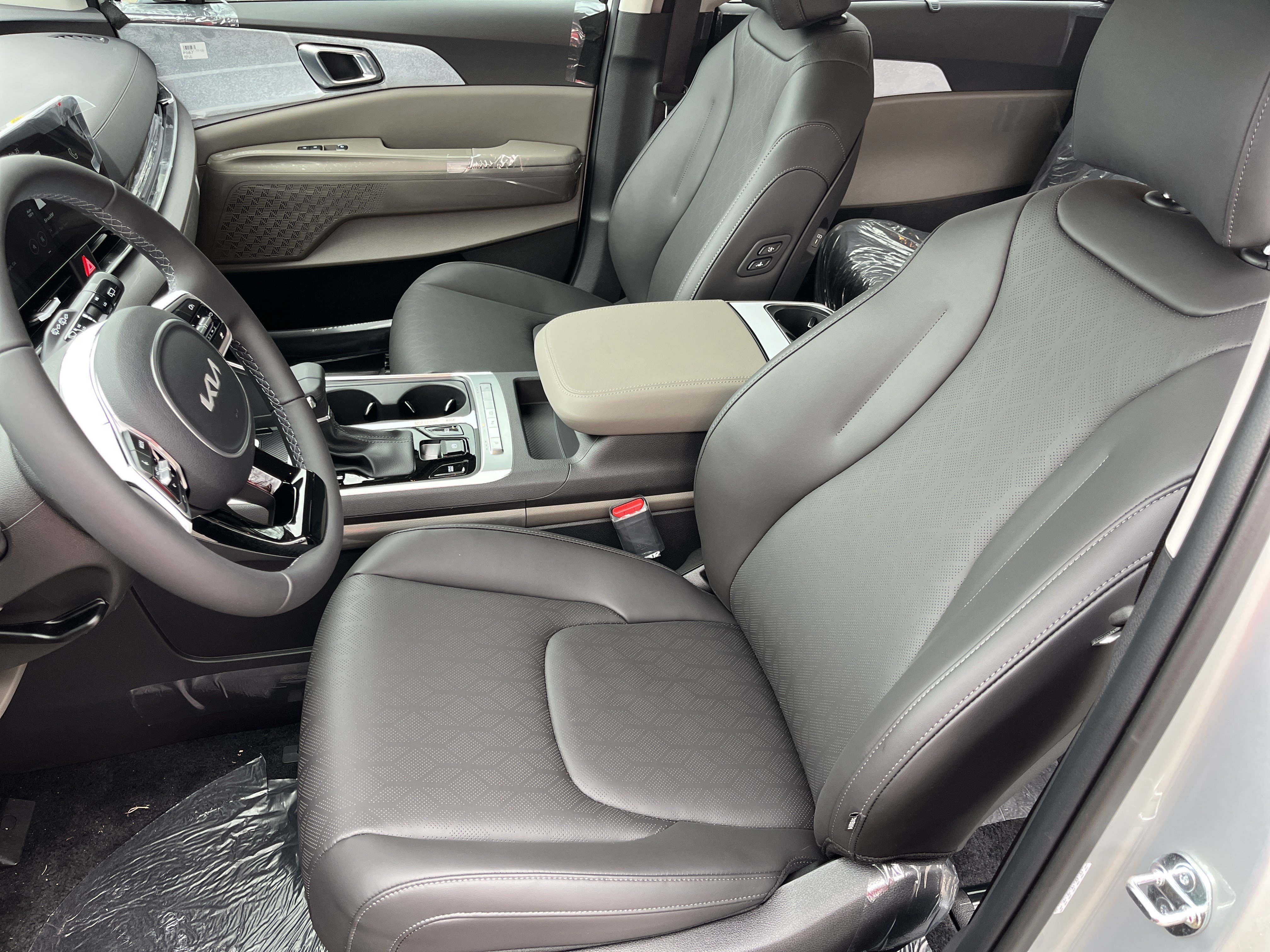 New 2026 Kia Carnival EX FWD image 18