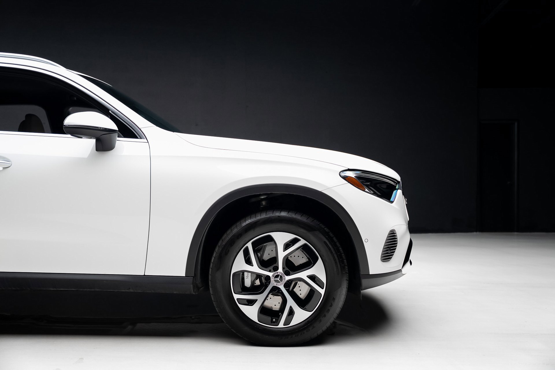 Used 2025 Mercedes-Benz GLC 350e 4MATIC image 39