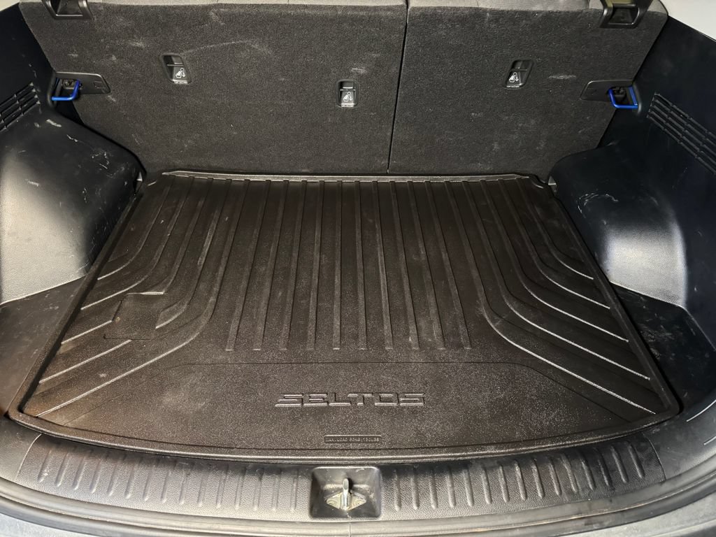 Used 2021 Kia Seltos LX AWD/4WD image 22