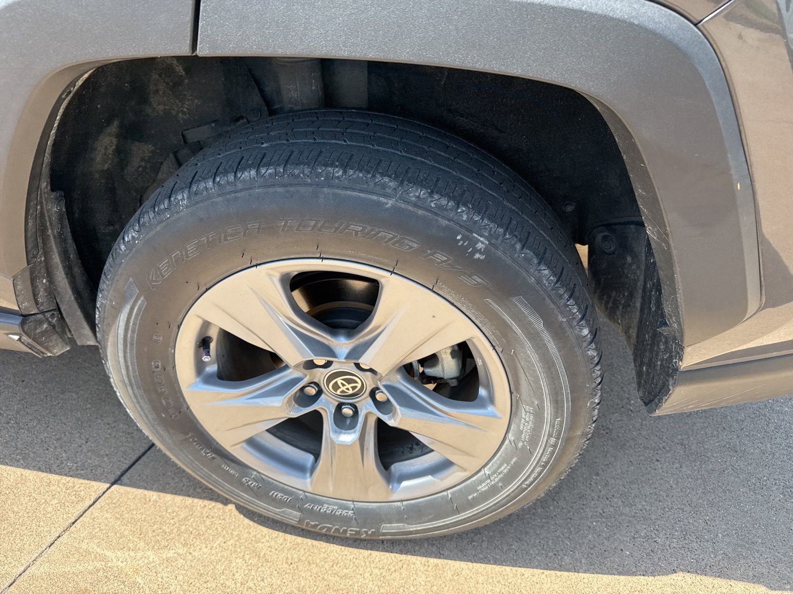 Used 2022 Toyota RAV4 XLE w/ Convenience Package image 10