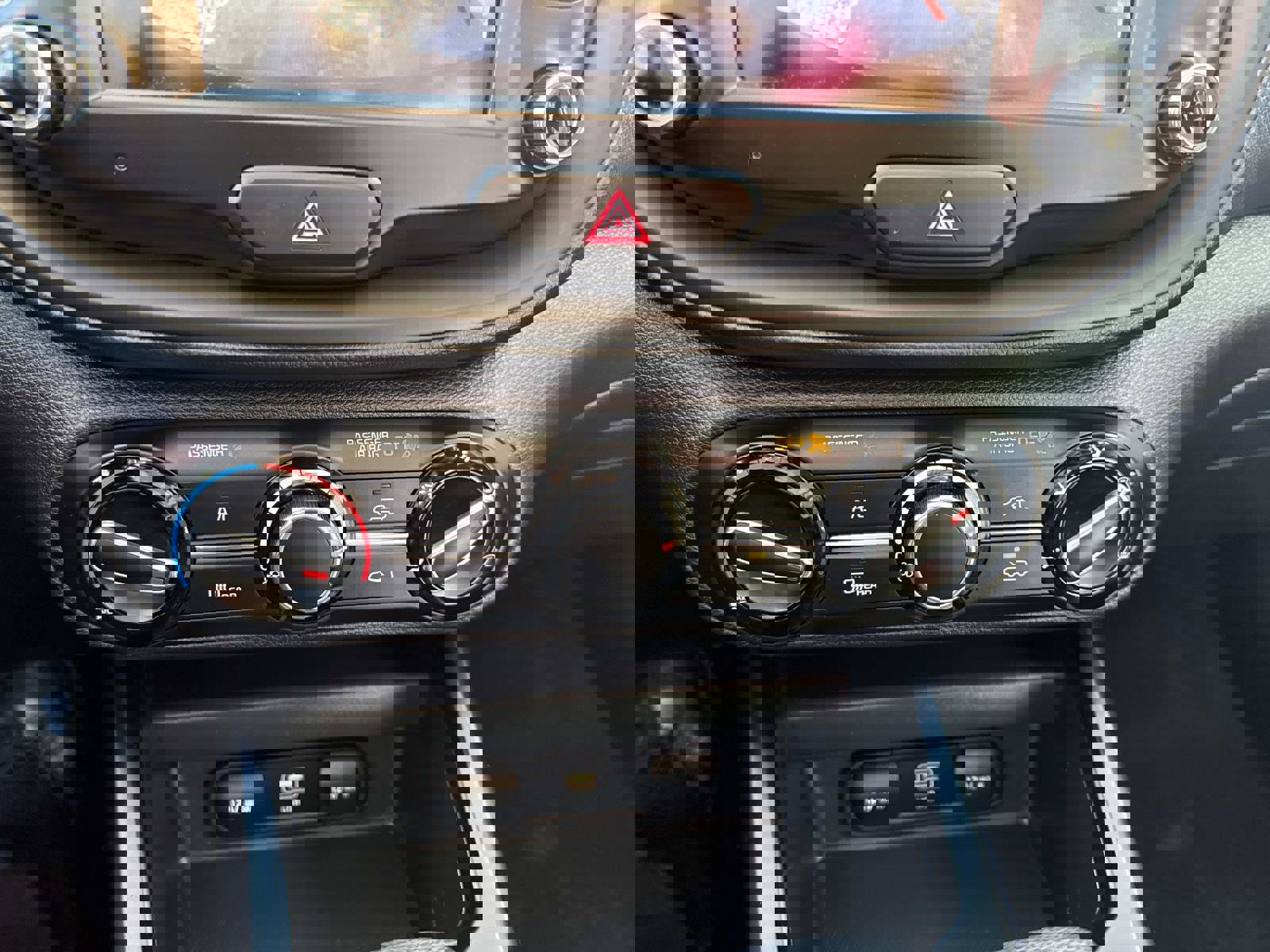 Used 2023 Kia Soul LX image 23