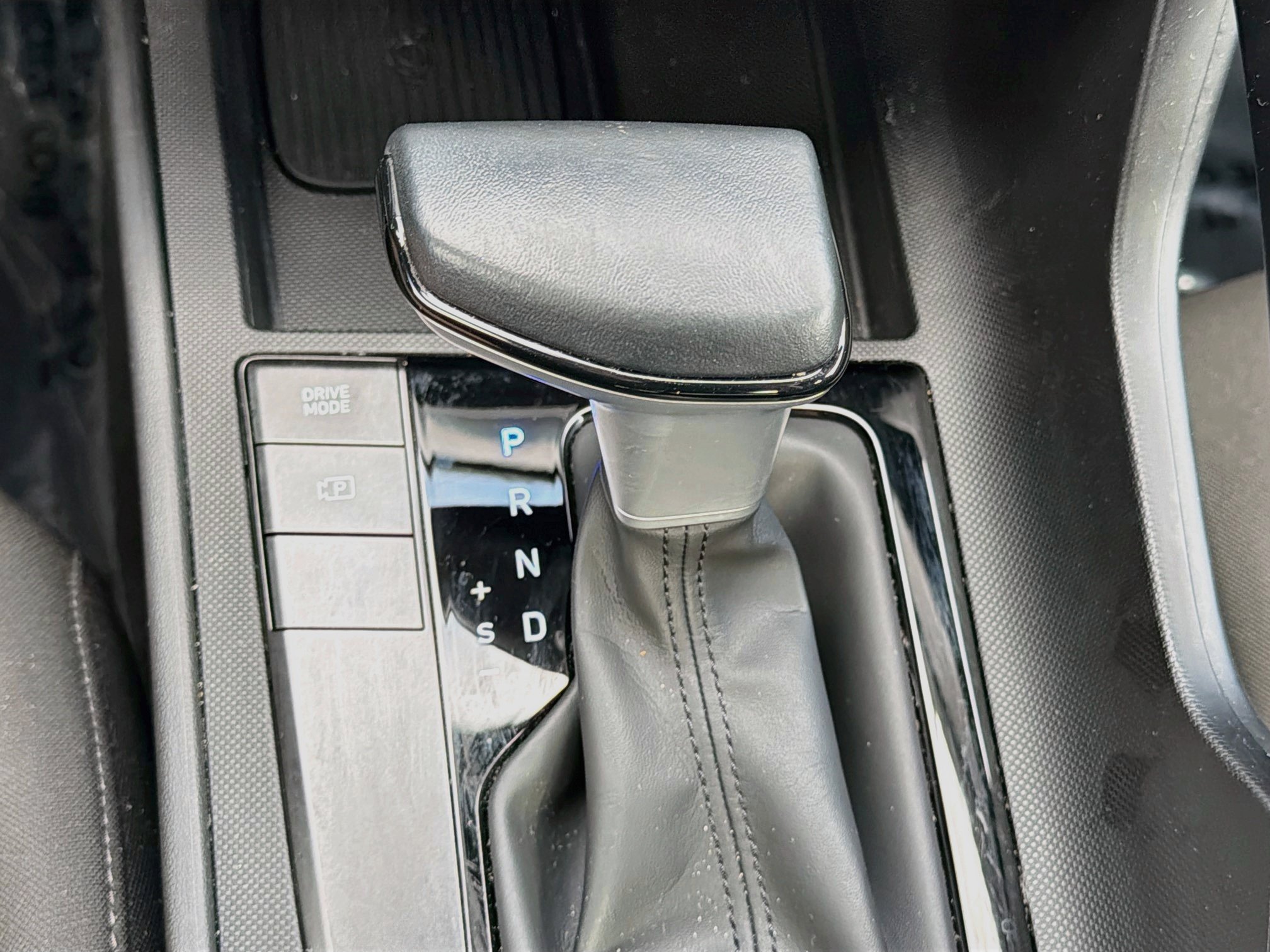 Used 2025 Hyundai Elantra Sport FWD image 25