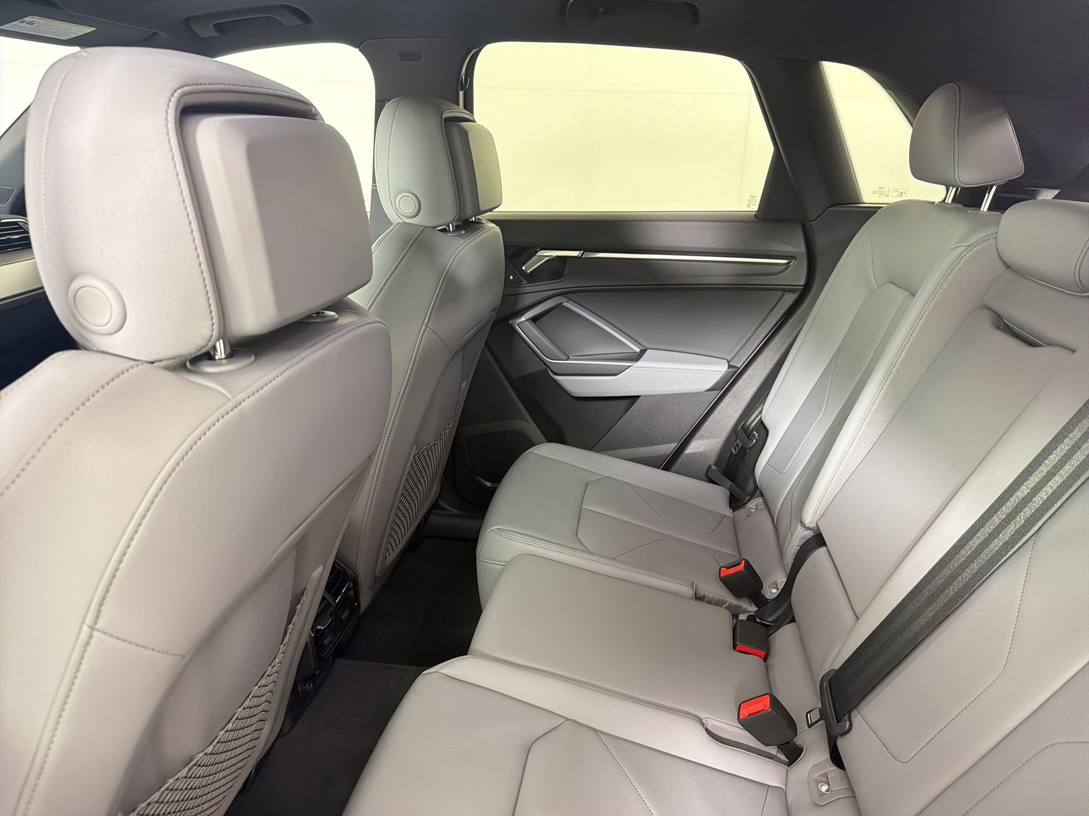 Certified 2025 Audi Q3 2.0T Premium w/ Convenience Package image 24