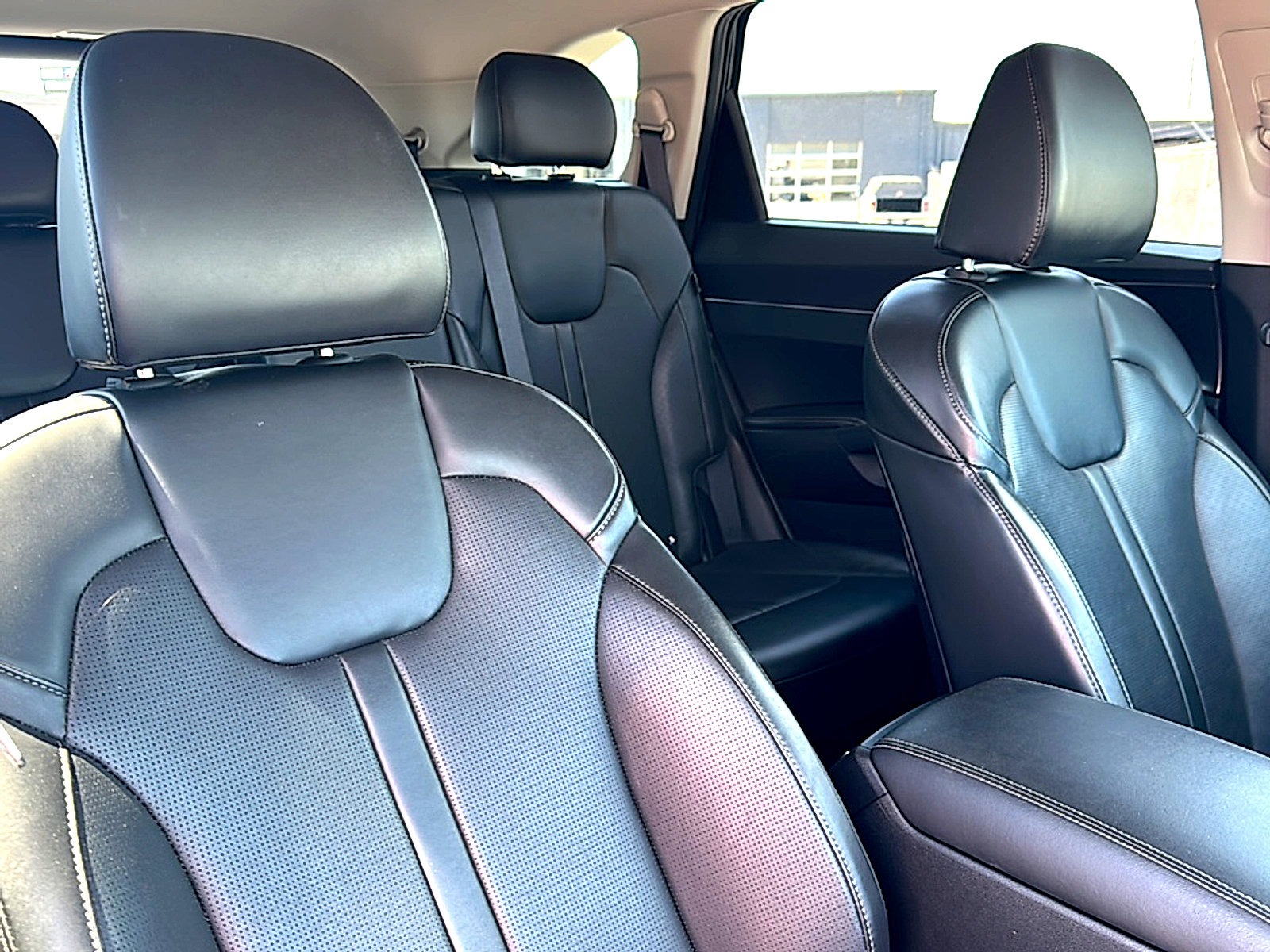 Used 2024 Kia Sorento S image 25