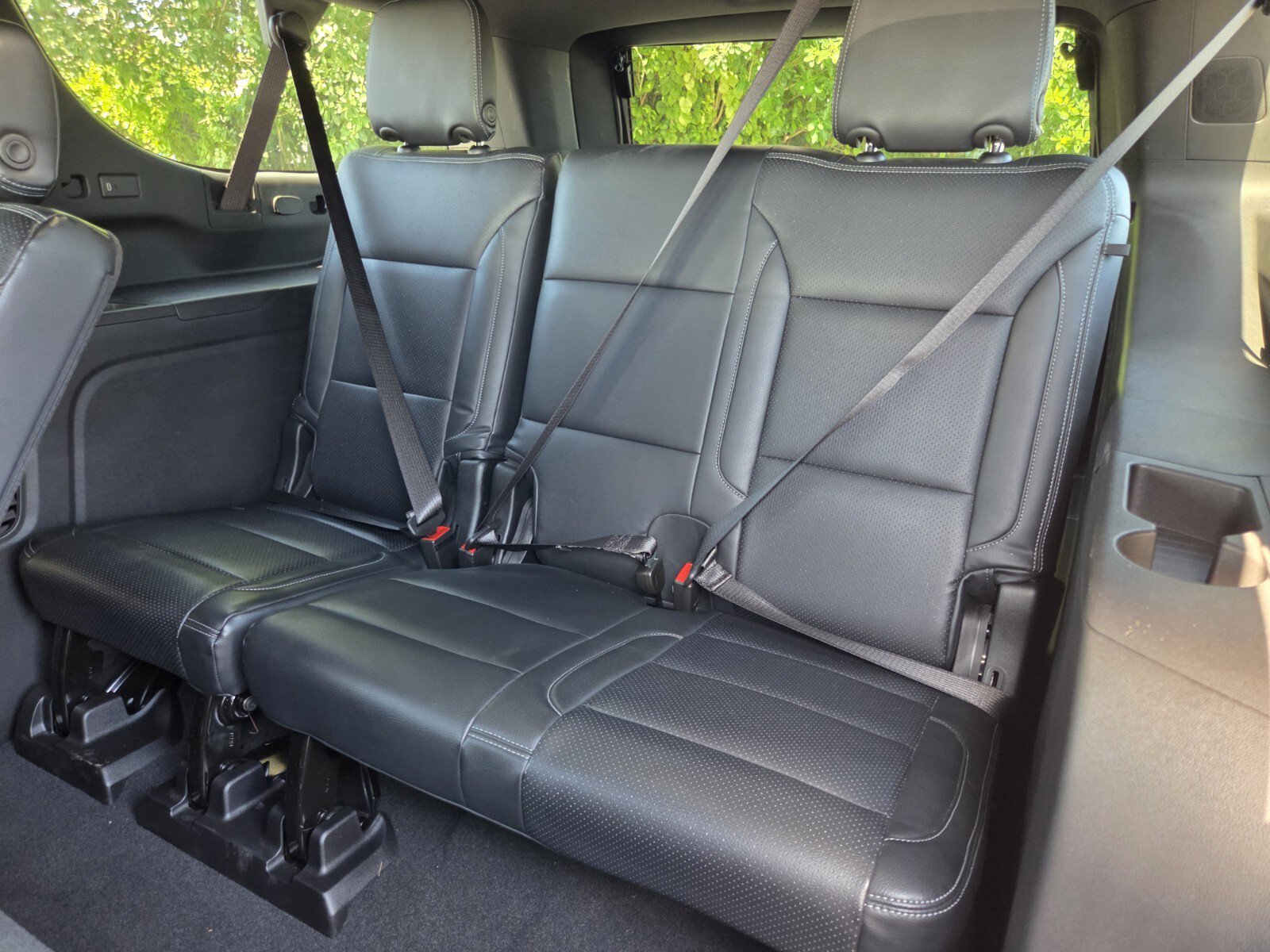 Certified 2026 Chevrolet Suburban LS RWD image 11