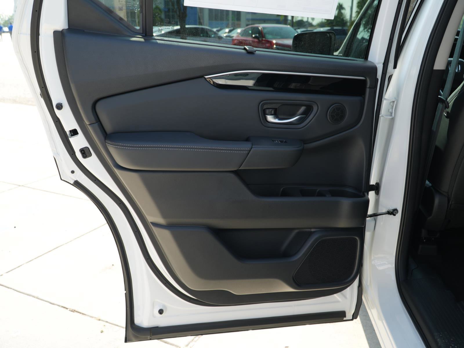 New 2025 Honda Pilot Touring image 18